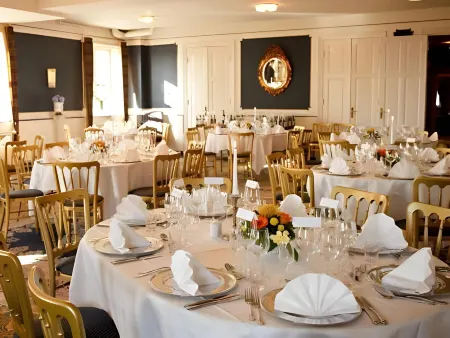 Hotel Kirstine Отели в г. Karrebaksminde