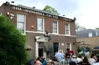 The Windmill on the Common Hotels near New Testament Church of God - Herne Hill