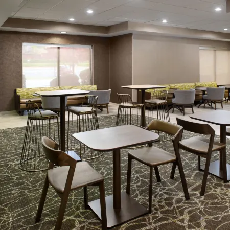 SpringHill Suites Charlotte University Research Park Отели рядом с достопримечательностью «Торговый центр Tryon»