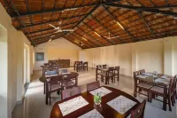 Dusk and Dawn Beach Resort - breakfast