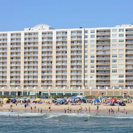 SpringHill Suites Virginia Beach Oceanfront Отели рядом с достопримечательностью «Кроатан-Бич»