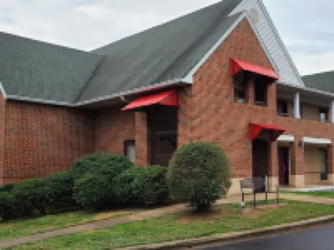 Red Roof Inn & Suites Cornelius - Lake Norman Hotels in Cornelius