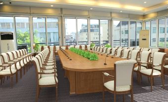 Lenid de Ho Guom Hotel