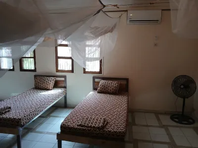 Le Triskell Auberge - Hostel Отели в г. 