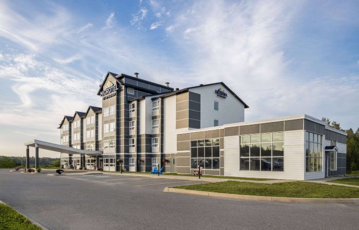 Microtel Inn & Suites by Wyndham Kirkland Lake