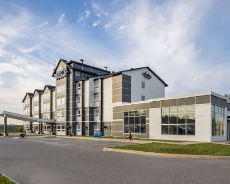 Microtel Inn & Suites by Wyndham Kirkland Lake Hotels in Timiskaming District