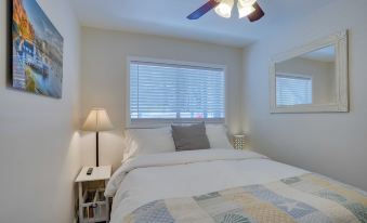 Catalina Island Duplex - Steps to Beach and Pier!