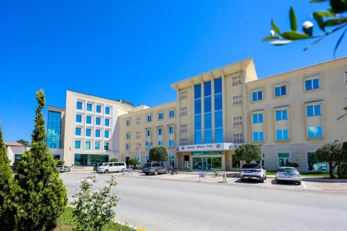 Grand White City Hotel Hotel di Kucove