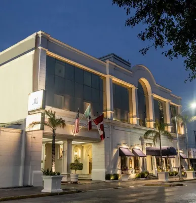 Plaza de Oro Hotels in 