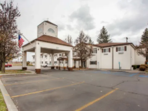 クオリティイン ポストフォールズ - クーアダリーン ポスト・フォールズのホテル