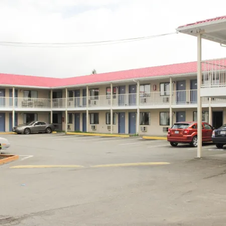 Days Inn by Wyndham Lakewood South Tacoma
