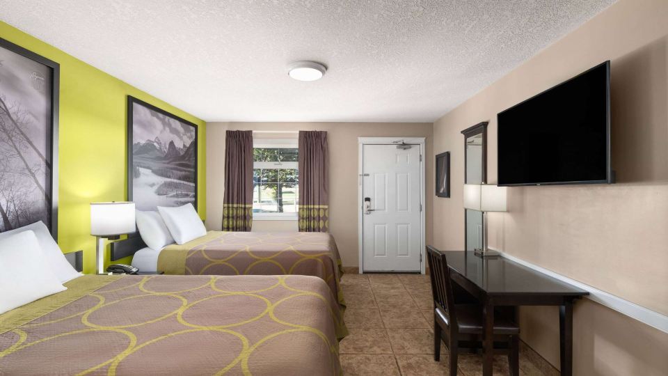 Super 8 by Wyndham Fort McMurray