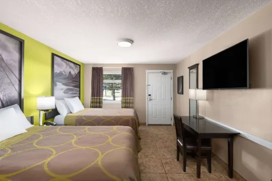 Super 8 by Wyndham Fort McMurray