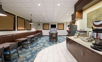 Super 8 by Wyndham Conrad