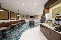 Super 8 by Wyndham Conrad Hotel di Conrad