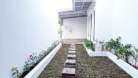 Almira Home Stay Banyuwangi Kota 3 Bedroom Syariah