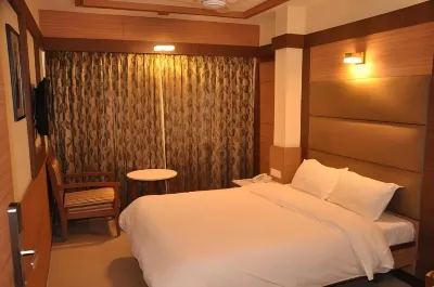 Hotel SMS Grand Inn Hotels near Khan khah (e) qutb (e) qutbe vellore