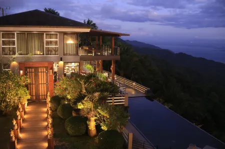 The Oriental Luxury Suites Tagaytay Отели рядом с достопримечательностью «Твин Лейкс Тагейтей»