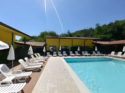 Hotel Ristorante la Perla Hotels in Agrate Conturbia