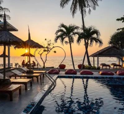 Bungalow Near by Beach El Pillax Lanta Resort