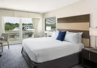 Shem Creek Inn - 3-Star