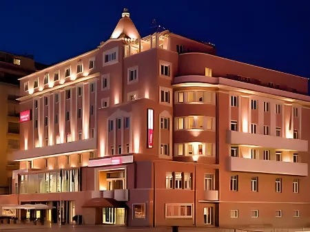 The One Grand Hotel da Póvoa - by Mhmb Hospitality