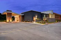 Fairfield Inn & Suites Milwaukee North - Pet friendly