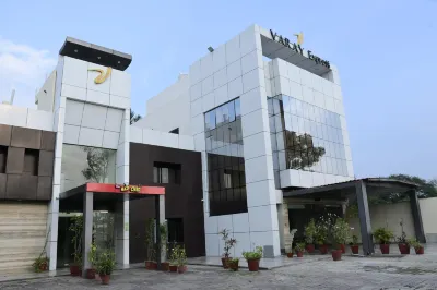 Hotel Varay Express Hotels near Maharana Pratap Udhyan