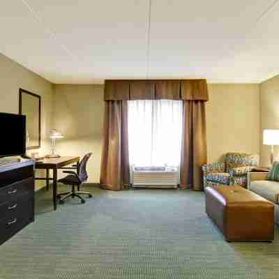 Hilton Garden Inn Woodbridge Rooms