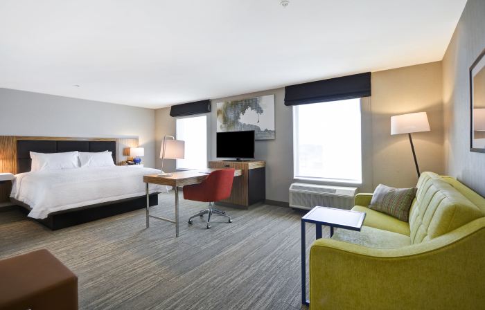 Hampton Inn & Suites Detroit/Warren