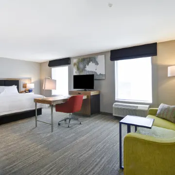 Hampton Inn & Suites Detroit/Warren