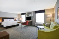 Hampton Inn & Suites Detroit/Warren - Pools