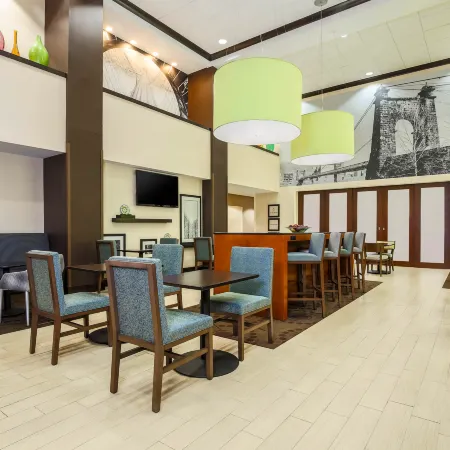 Hampton Inn & Suites Wheeling-The Highlands