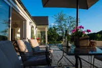 Woodbury: Country house, stunning views & hot tub