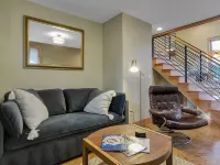 Inviting Designer Cottage - balcony