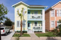 BEAUTIFUL 5-BEDROOM HOUSE WITH HEATED SWIMMING POOL, GAS GRILL, LARGE DECK