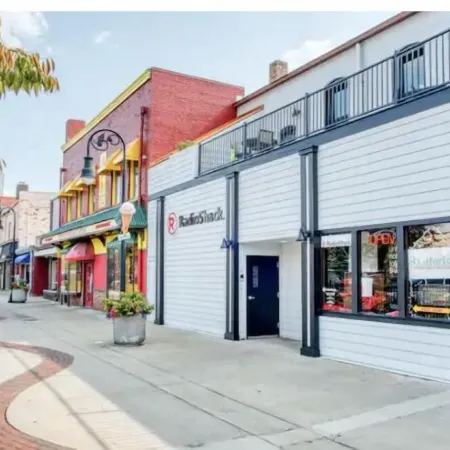 Spacious Downtown Owosso Loft