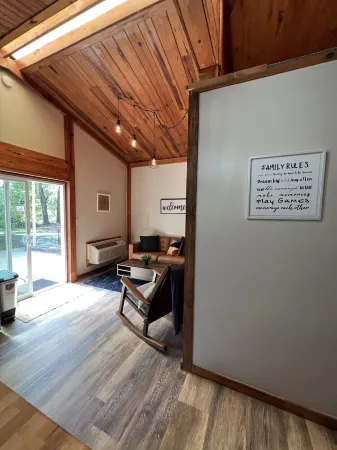 Peaceful Cabin Getaway • Live Oak, FL