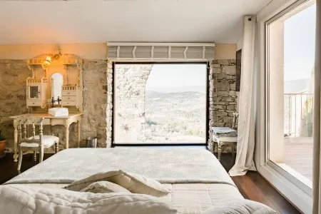 Charming house, panoramic view of the Luberon.