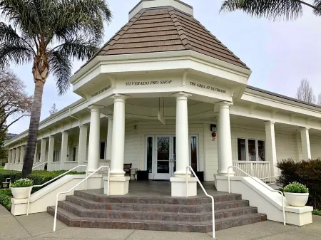 Charming 1-Bedroom Suite at Silverado Resort in the Napa Valley