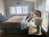 Seneca Sunrise Cottage - Lakefront Home on the Finger Lakes Wine Trail!