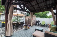 NEW! COZY Urban Oasis 4 BR 3 BA near NYC+Parking - 4-Star