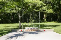 Sailors Rest: Pool & Sauna, Tropical Island Oasis, Fireplace Hotels in Johns Island