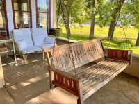 Colorful getaway in friendly Driftless village