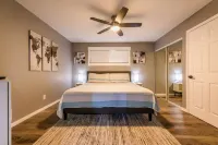 Modern Bliss 0.8 miles to beach/ monthly discount Digital nomad friendly