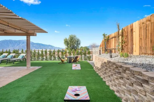 Mountain View house w/Giant SPA, Poker table, games, BBQ, lots of entertainment!