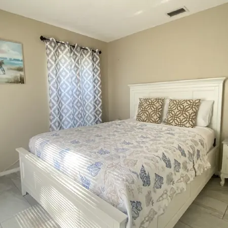 Sunshine Oasis 2 With Heated Saltwater Pool Just Minutes to Gulf Beaches