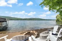 Lake House Retreat on Beautiful Canandaigua Lake Sleeps 12 فنادق في Middlesex