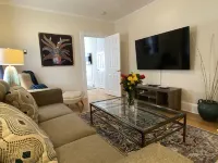 Exquisite 3rd Floor Private Apt with Style 웨스트필드 호텔