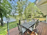 Relax and recharge! Cabin on a tranquil bay on Deer Lake is a perfect get away! イタスカのホテル